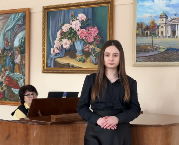  Лілія Радецька та концертмейстер Наталія Пронь.png